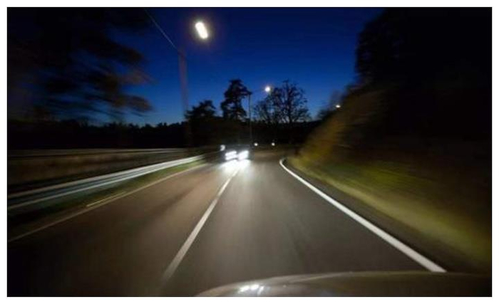 常跑高速必知！老司机总结的4个高速驾驶实用技巧