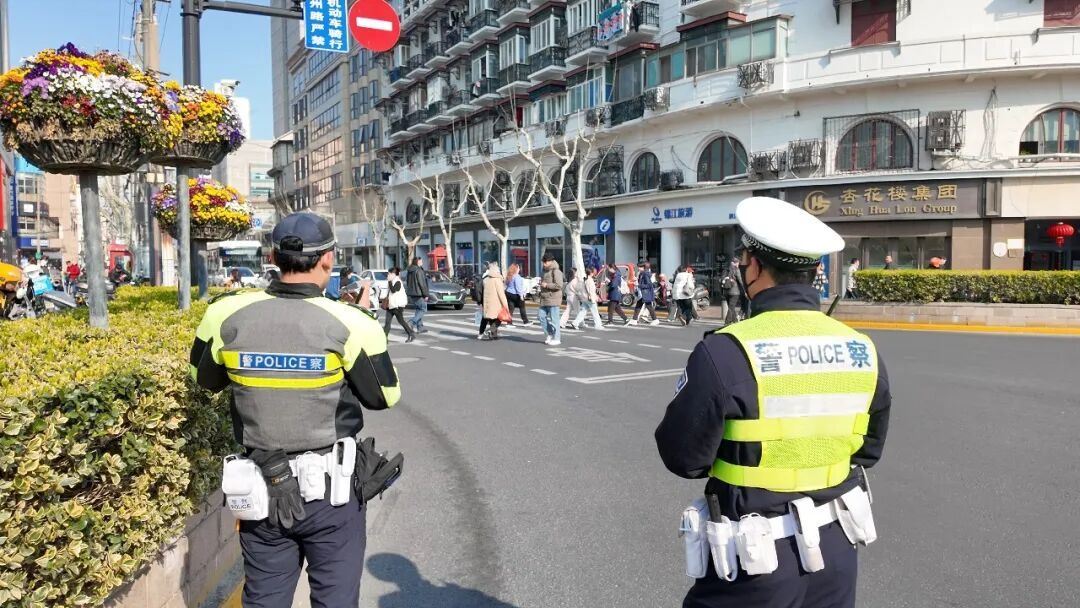 上海行人交通违法逾期罚款政策_上海非机动车交通违法加处罚款新规_违章罚款