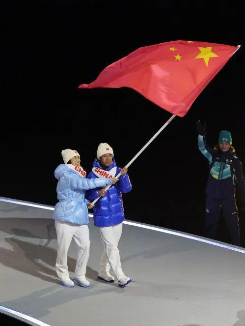 冬奥会会徽_谷爱凌冬奥会银牌_米兰冬奥会圣火点燃