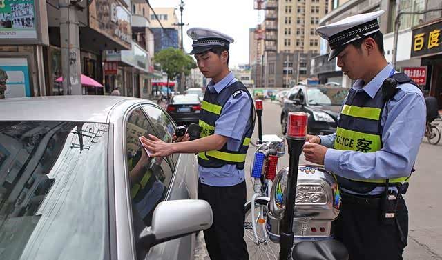 交警如何初步判断司机是否无证驾驶？从两方面详细阐述